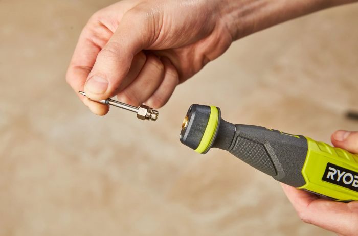 Паяльник акумуляторний Ryobi USB Lithium RSI4-120G 4В 2А·год 460°С світлодіодне підсвічування 0.1кг