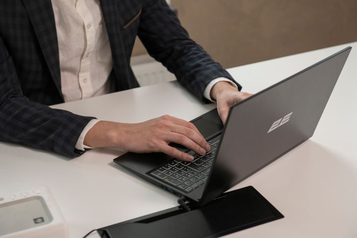 Ноутбук 2E Imaginary 15.6" FHD IPS AG, Intel i5-1335U, 8GB, F256GB, UMA, Win11PE, Чорний