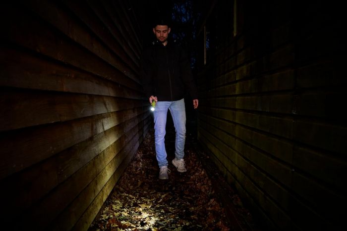 Ліхтар ручний акумуляторний Ryobi USB Lithium RLP4-0 4В 640лм 3 функції освітлення поворотна головка магніт 0.18кг без АКБ та ЗП