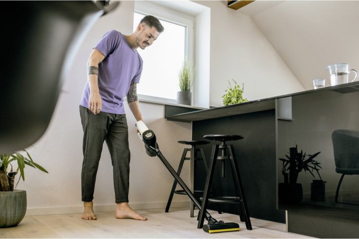 Пылесос Karcher беспроводный VC 4 Cordless myHome, конт пыль -0.65л, автон. раб. до 30мин, вес-2.4кг, белый