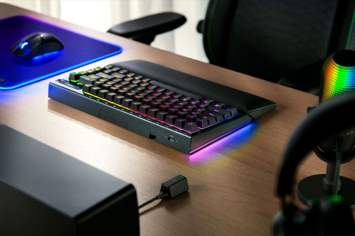 Клавіатура механічна Razer BlackWidow V4 Pro 75%, 81key, Mechanical Switches Gen-3, USB-A/WL/BT, EN, RGB, чорний