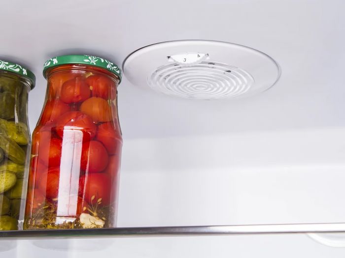 Холодильник Hansa вбудований з нижн. мороз., 177x54x54, xолод.відд.-182л, мороз.відд.-60л, 2дв., А++, ST, білий