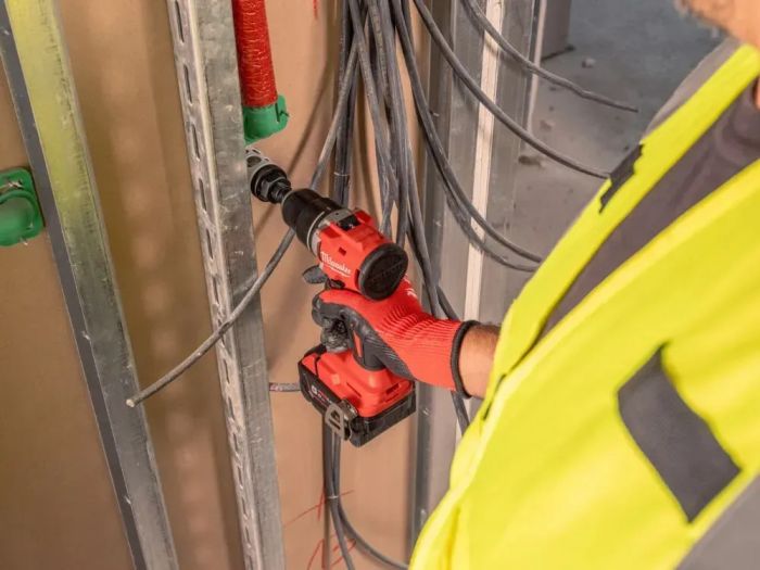 Шурупокрут-дриль акумуляторний Milwaukee M18 BLDDRC-0 18В 61Нм 550·1700об/хв кейс 1.5кг без АКБ та ЗП