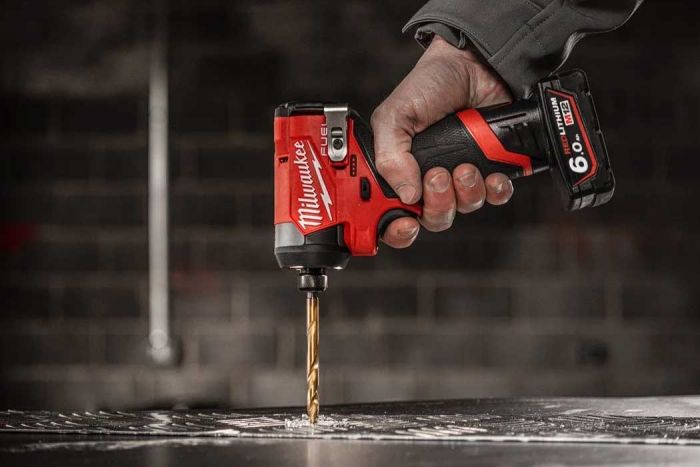 Гвинтоверт ударний акумуляторний Milwaukee M12 FID2-0 12В 3600об/хв 170Нм 1/4" 1.09кг без АКБ та ЗП
