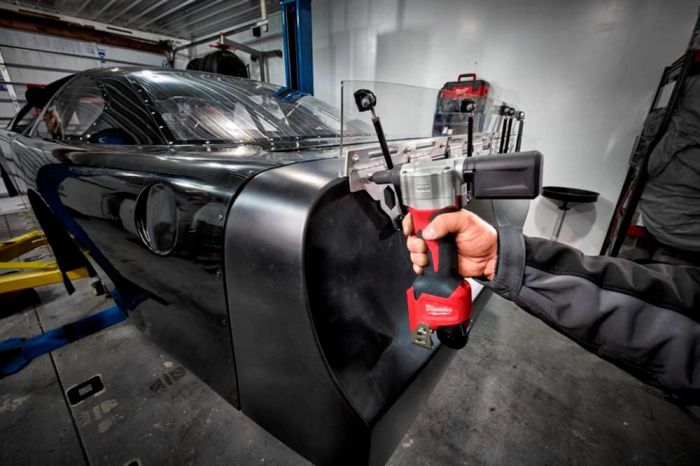 Заклепочник акумуляторний Milwaukee M12 BPRT-201X 12В АКБ 1x2А·год ЗП C12C 2.4мм 3.2мм 4.0мм 4.8мм 2.1кг кейс