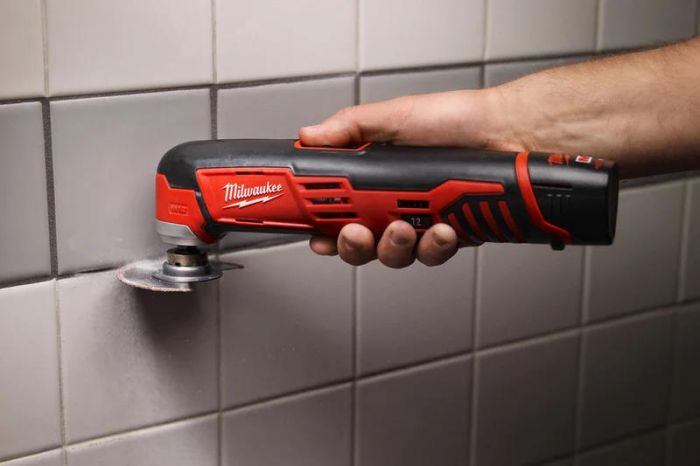 Багатофункціональний інструмент реноватор Milwaukee C12 MT-0 18В 20000об/хв 0.8кг без АКБ та ЗП