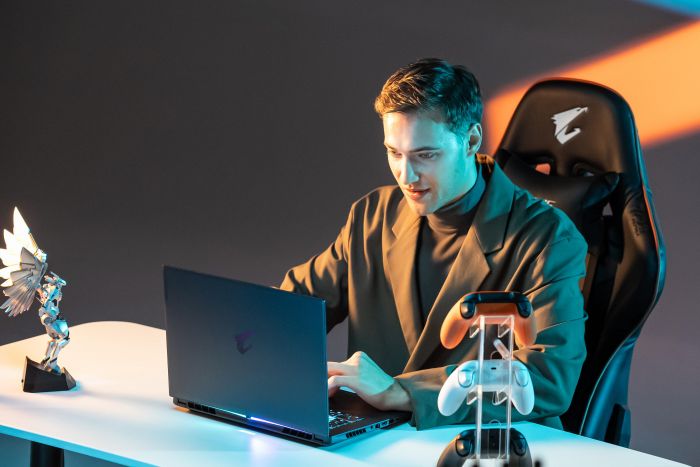 Ноутбук AORUS 16X 16.0 QHD 165Hz, Intel i7-13650HX, 16GB, F1TB, NVD4070-8, W11, чорний