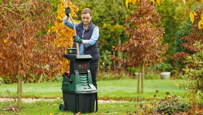 Подрібнювач садовий Bosch AXT22D 2200Вт 40 об/хв 38мм 53 л. 31.3кг ріжуча система Turbine-Cut низькошумний