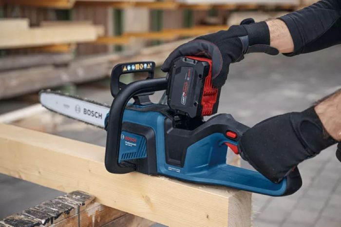 Пила ланцюгова акумуляторна Bosch GKE 18V-40  18В шина 40см 3.7кг без АКБ та ЗП