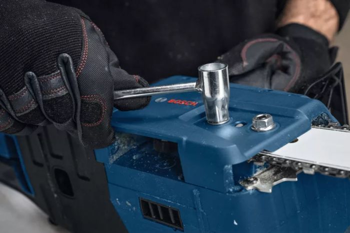 Пила ланцюгова акумуляторна Bosch GKE 18V-40  18В шина 40см 3.7кг без АКБ та ЗП