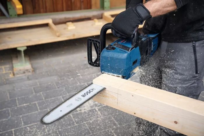 Пила ланцюгова акумуляторна Bosch GKE 18V-40  18В шина 40см 3.7кг без АКБ та ЗП
