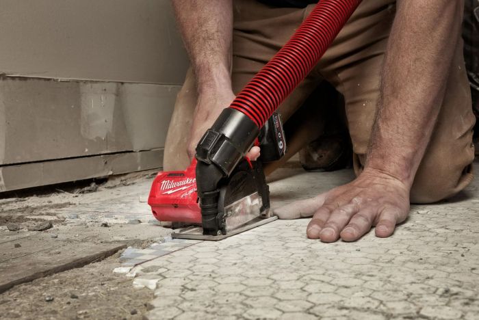 Шліфмашина кутова акумуляторна Milwaukee M12 FCOT 76мм 12В 1кг