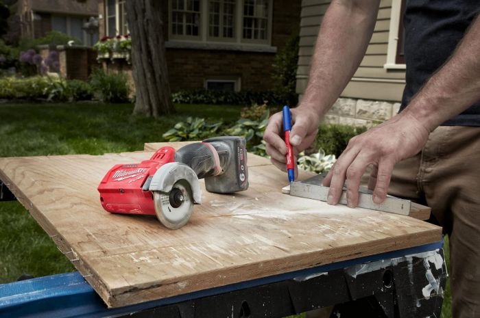 Шліфмашина кутова акумуляторна Milwaukee M12 FCOT 76мм 12В 1кг