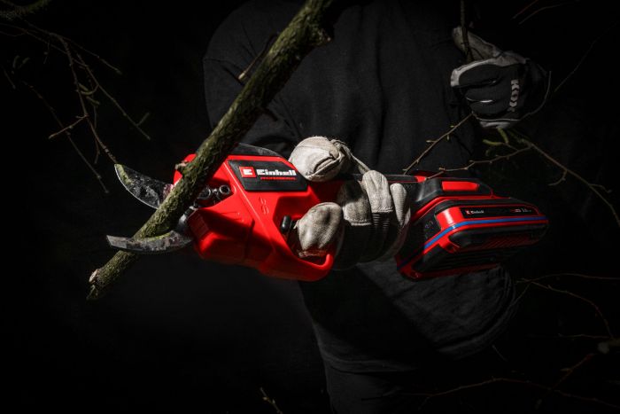 Секатор акумуляторний Einhell GP-LS 18/28 Li BL - Solo, PXC, 18В, безщітковий, товщ. 28/14 мм, сталь SK5, 0.82 кг (без АКБ і ЗП)