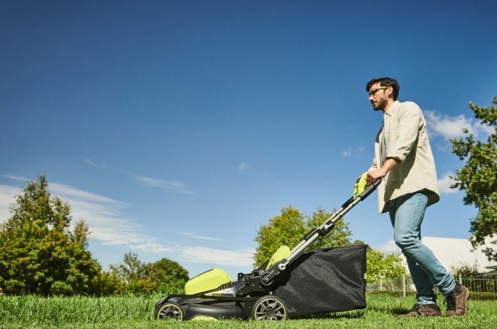 Газонокосарка акумуляторна Ryobi Max Power RY36LM40A-140 36В акб 1х4А·год 40см 50л 25-75мм 18.6кг