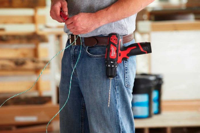 Шурупокрут-дриль акумуляторний Milwaukee M12 BPD-202C 12В 2х2А·год 30Нм 0·1500об/хв ЗП C12C жилет кейс 1.2кг