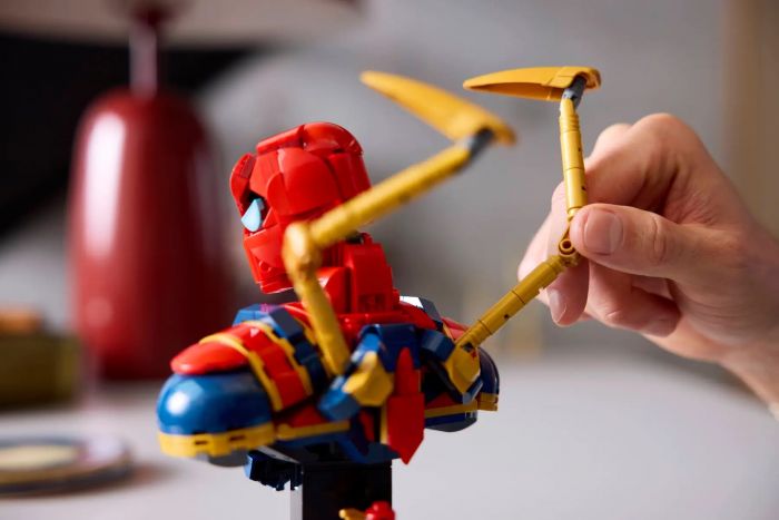 Конструктор LEGO Super Heroes Погруддя Залізної Людини-Павука