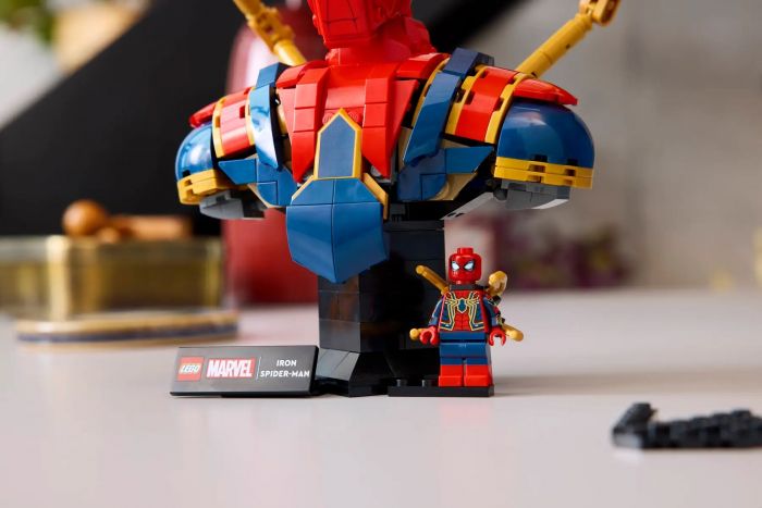 Конструктор LEGO Super Heroes Погруддя Залізної Людини-Павука