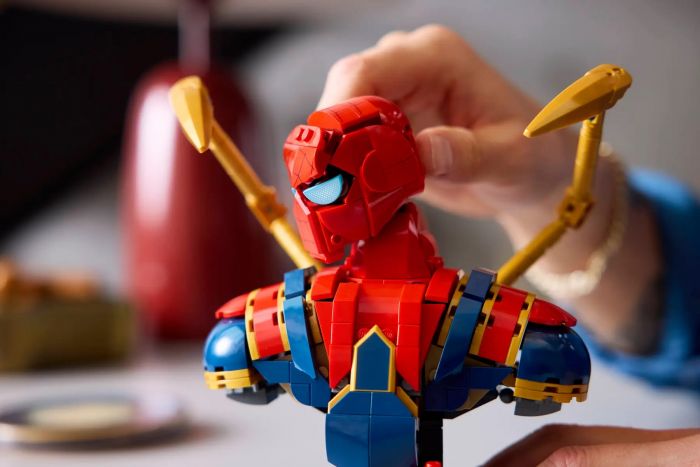 Конструктор LEGO Super Heroes Погруддя Залізної Людини-Павука