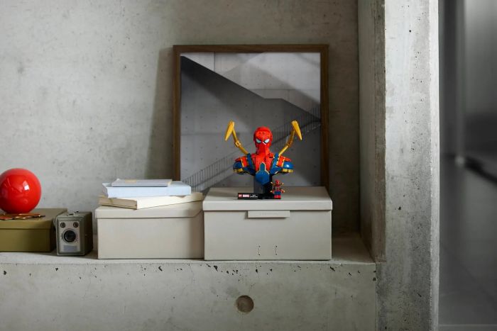Конструктор LEGO Super Heroes Погруддя Залізної Людини-Павука