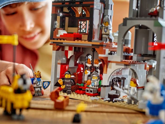 Конструктор LEGO Creator Середньовічний замок із лицарем на коні