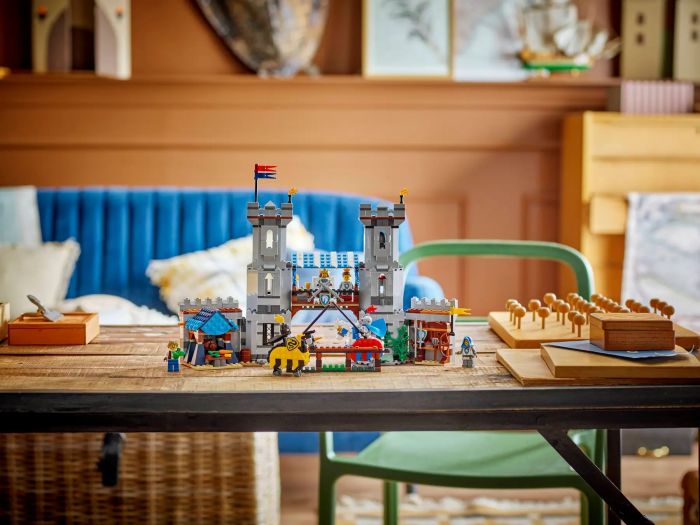 Конструктор LEGO Creator Середньовічний замок із лицарем на коні