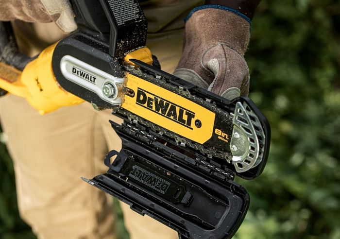 Пила ланцюгова акумуляторна DeWalt 18В XR Li-lon 8.6м/с шина 20см 2.1кг без АКБ та ЗП