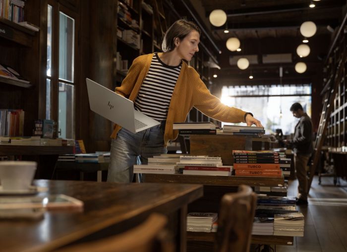 Ноутбук HP OmniBook 7 14-fs0003ua 14" WUXGA IPS AG, Intel 5-210H, 16GB, F512GB, UMA, Win11, сріблястий