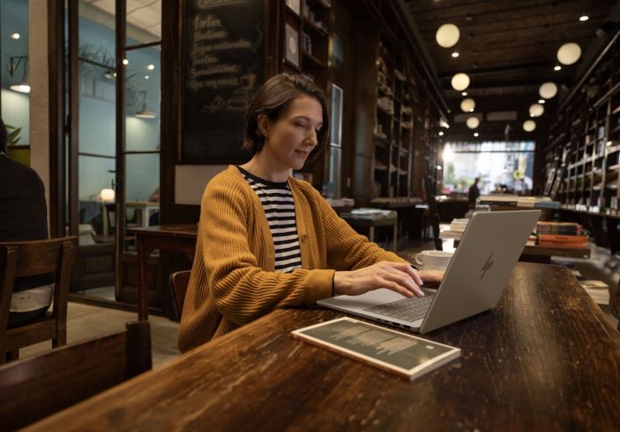 Ноутбук HP OmniBook 7 14-fs0000ua 14" WUXGA IPS AG, Intel 5-220H, 24GB, F1024GB, UMA, Win11P, сріблястий