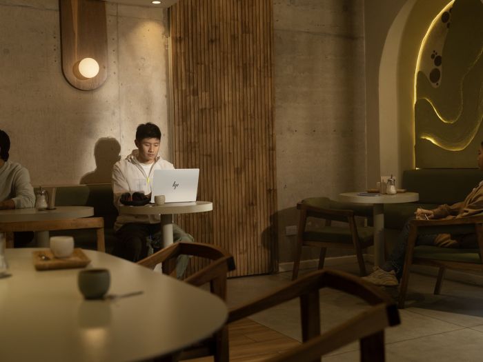 Ноутбук HP OmniBook 7 14-fs0000ua 14" WUXGA IPS AG, Intel 5-220H, 24GB, F1024GB, UMA, Win11P, сріблястий