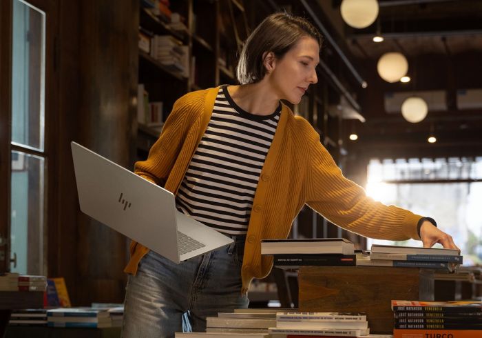 Ноутбук HP OmniBook 7 14-fr0006ua 14" WUXGA IPS, Intel U5-225U, 16GB, F512GB, UMA, Win11, сріблястий