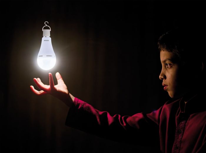 Лампа OSRAM LED E27 8Вт 806Лм 2700К A60 акумуляторна