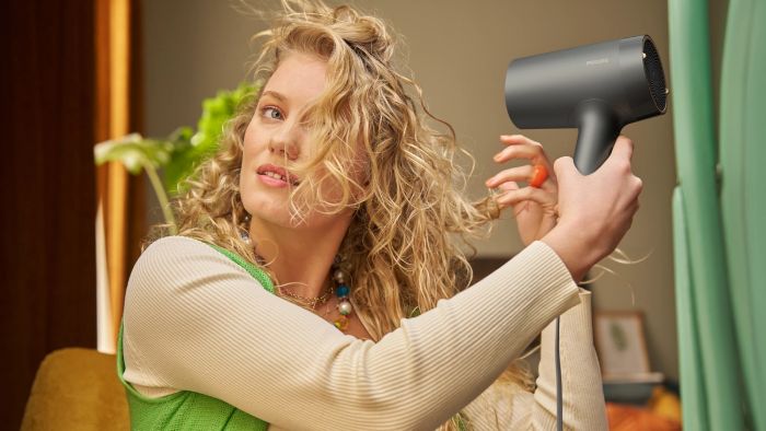 Фен Philips 7000 Series, 1800Вт, 4 режими, DC Motor, дифузор, іоніз-я, хол. обдув,сірий