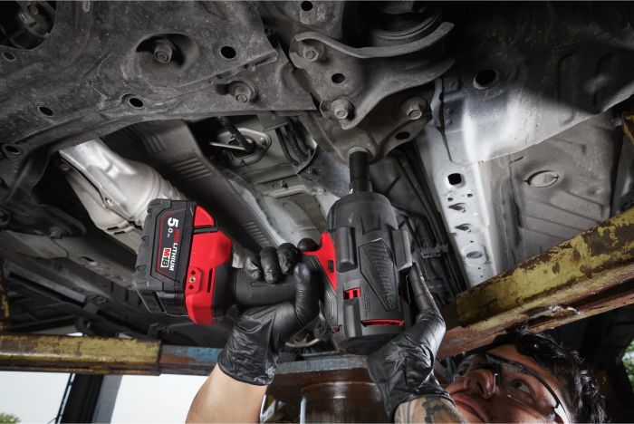 Гайковерт ударний акумуляторний Milwaukee M18 FHIW2F12-0X 18В 1491Нм 0-2000об/хв 1/2" кейс 3.4кг без АКБ та ЗП