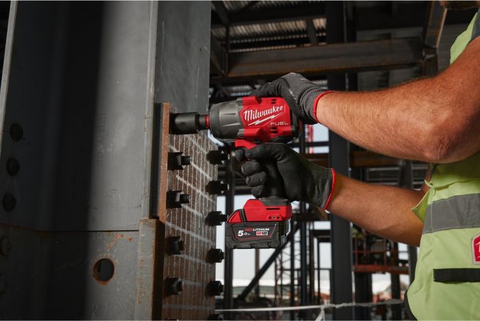Гайковерт ударний акумуляторний Milwaukee M18 FHIW2F12-0X 18В 1491Нм 0-2000об/хв 1/2" кейс 3.4кг без АКБ та ЗП