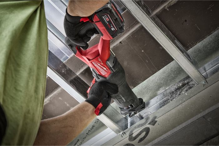 Пила шабельна акумуляторна Milwaukee M18 FUEL ONE-KEY 18В пропил 300мм хід 32мм 3.8кг без АКБ та ЗП
