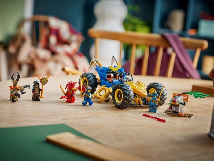 Конструктор LEGO Ninjago Автомобіль-трансформер Джея