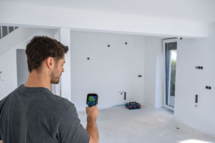 Термодетектор Bosch Professional GTC 12V-450-13 12В 4AAх1.5В -20°C…+450°C ±2.0°C IP54 0.4кг