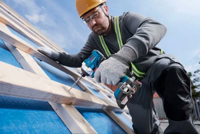 Гвинтоверт ударний акумуляторний Bosch Professional GDR 18V-215 18В 215Нм 3800об/хв M6-M16 кейс 1кг без АКБ та ЗП