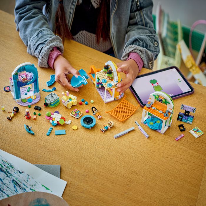 Конструктор LEGO Friends Веселий критий ігровий майданчик