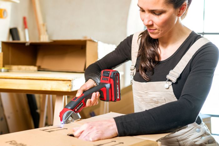 Різак акумуляторний Einhell TE-UC 18/6 Li - Solo 18В різ 6мм ніж 44мм 240об/хв 0.52кг без АКБ та ЗП