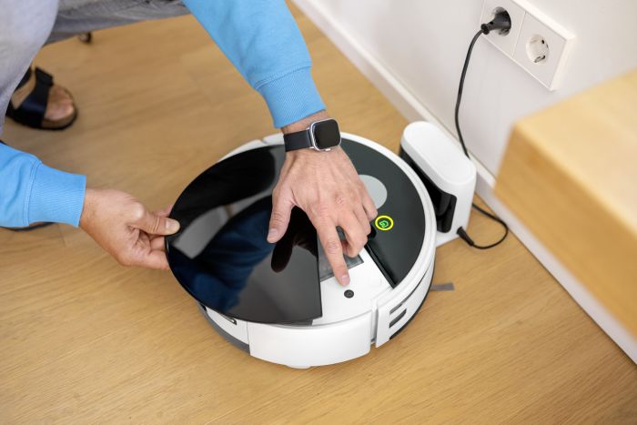 Робот-пилосос karcher RVF 7, h=10.5см, вологе прибирання, конт пил -250л, вода -0.30л, Bluetooth, білий