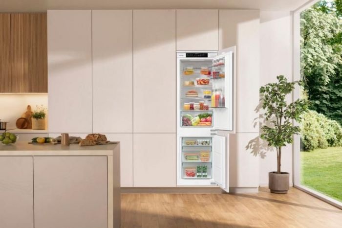 Вбуд. холодильник з мороз. камерою Gorenje, 177х55х54см, 2 двері, 176(76)л, А+, NF+, Зона св-ті, Диспл, Біли