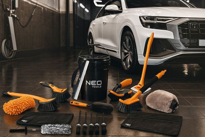 Скребок Neo Tools для видалення води 9.5х30см