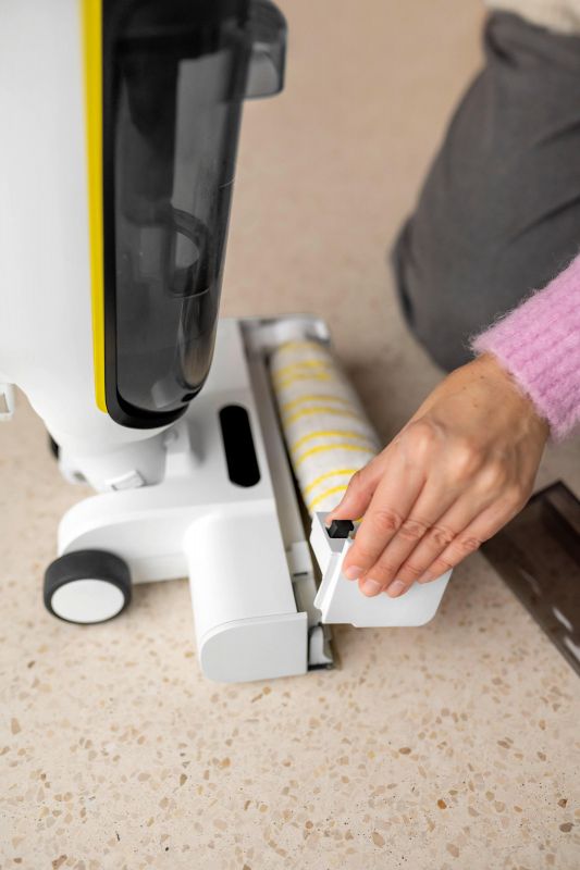 Пилосос karcher безпровідний FCV 4 Dry Extra, вологе прибирання, конт пил -0.45л, вода -0.75л, автон. робота до 45хв, самоочищення, білий