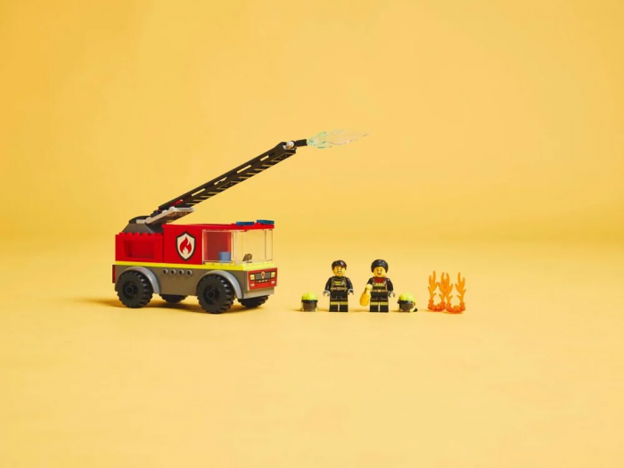Конструктор LEGO City Пожежна машина з драбиною
