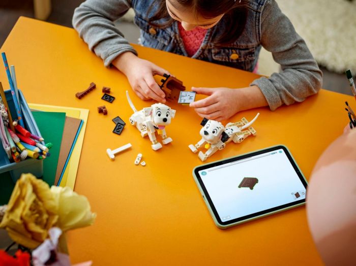 Конструктор LEGO Disney Classic Лакі та Пенні. 101 далматинець