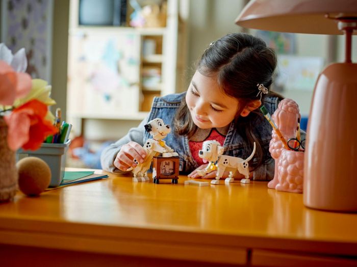 Конструктор LEGO Disney Classic Лакі та Пенні. 101 далматинець