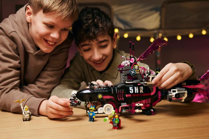 Конструктор LEGO Dreamzzz Страхітливий підводний човен «Акула»