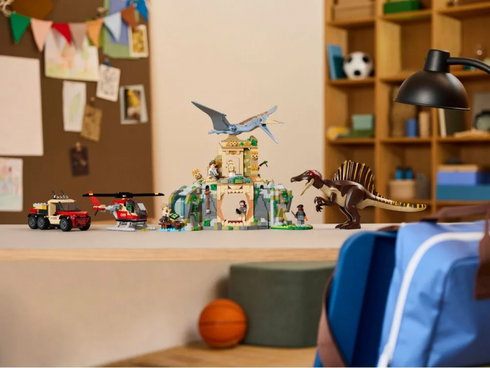Конструктор LEGO Jurassic World Повітряна місія зі спинозавром і кетцалькоатлем